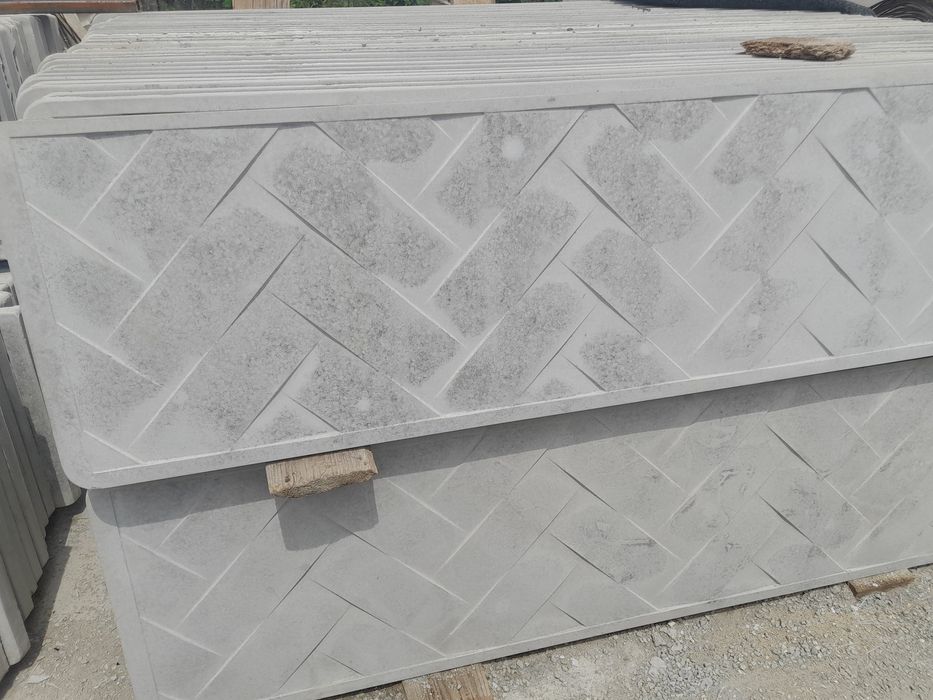 Gard beton armat.