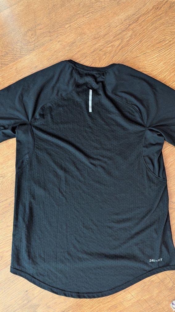 Мъжка тениска Nike L