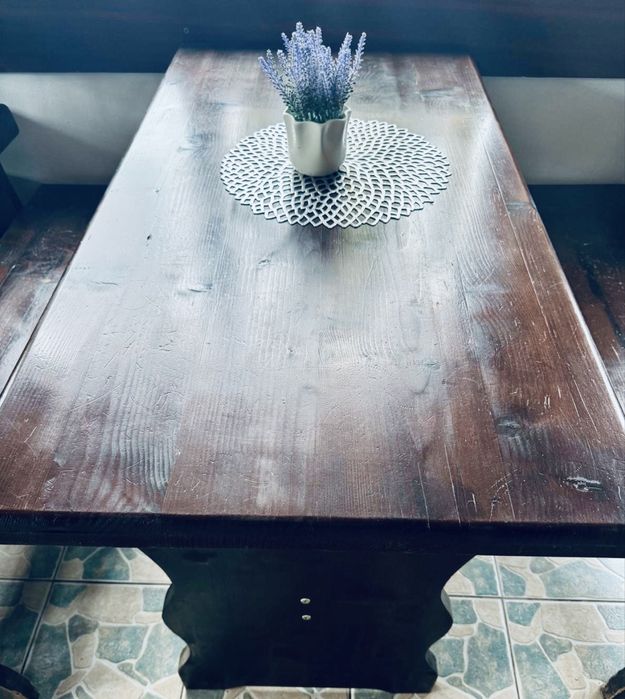 Masa din lemn de brad