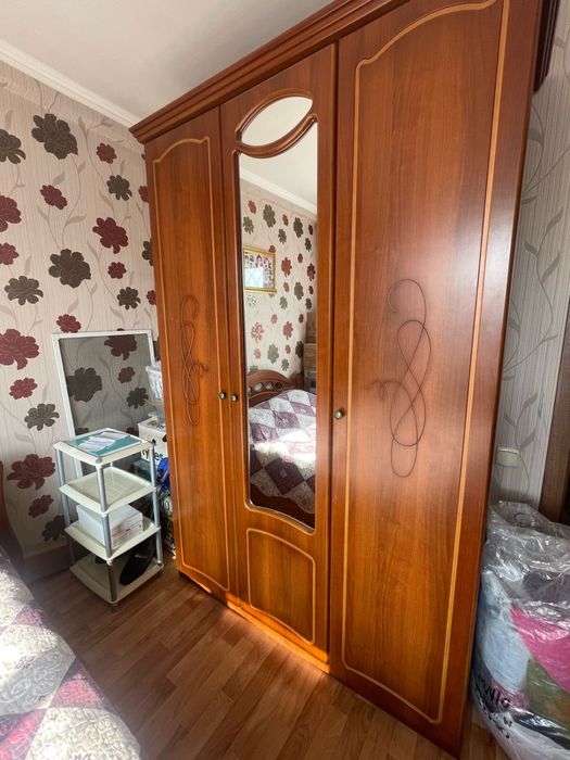 Продаю спальный гарнитур