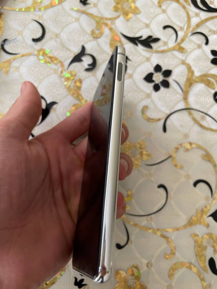 Samsung Galaxy S10e