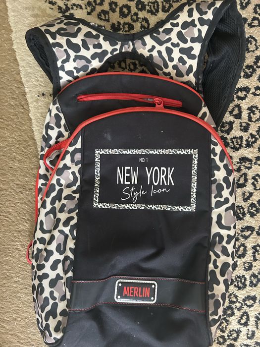 Продам рюкзак школьный ,в хорошем состоянии,разные