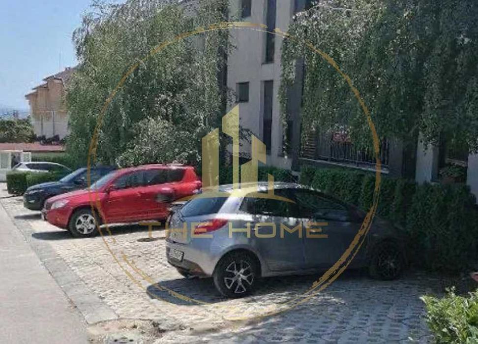 Просторен 4 стаен Траката