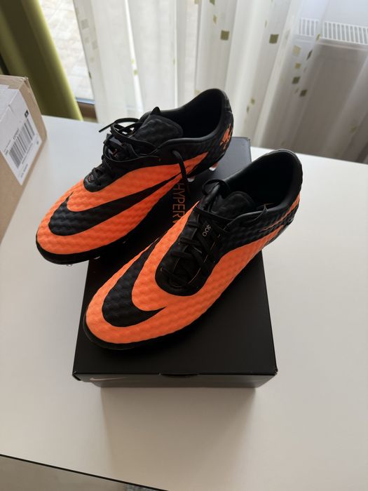 Ghete de fotbal Hypervenom