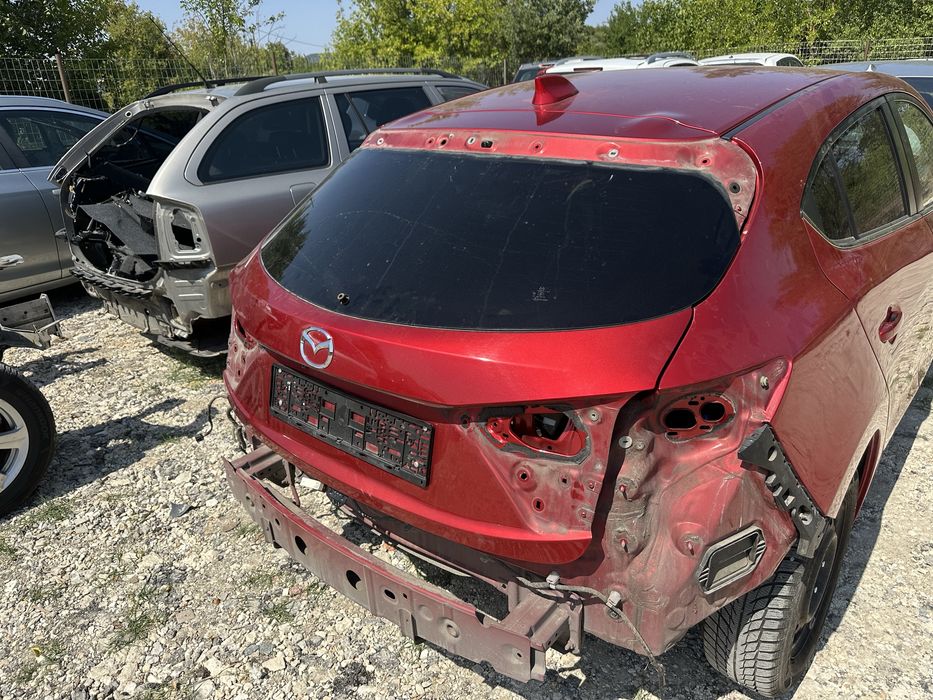 Врата багажник за Мазда 3 хечбег след 2013г.!