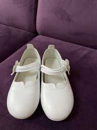 Pantofi albi fetita marimea 32