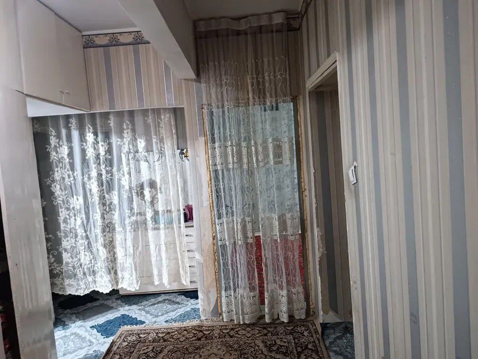 Продаётся 4-х комнатная квартира в Сергели 8а