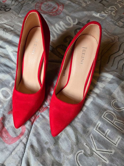 Продавам токчета