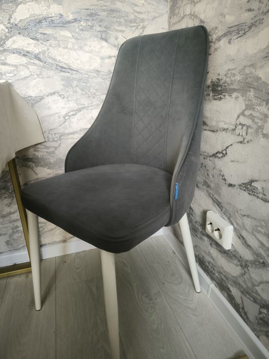 Продам стулья срочно