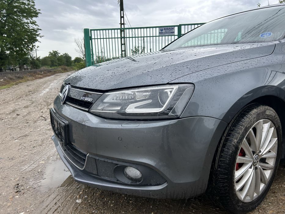 Bară față cu spălatoare faruri completă  Volkswagen Jetta 2014