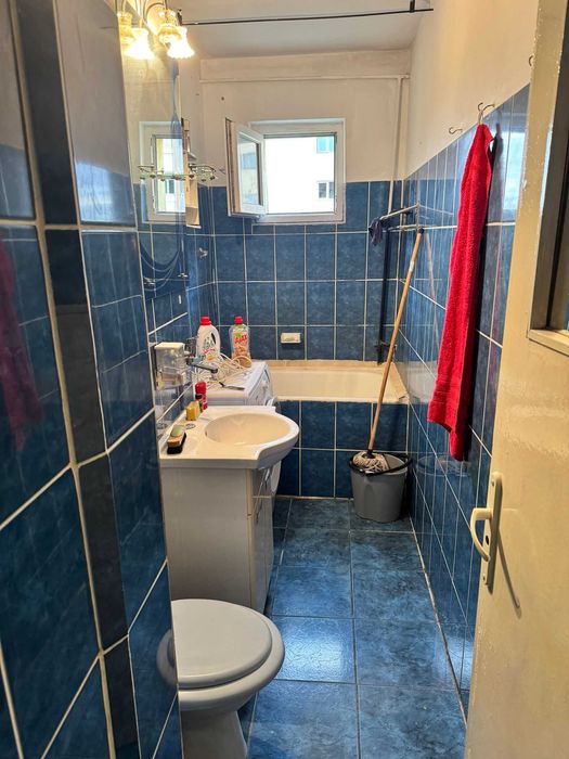 Vând apartament mobilat de  2 camere – Zona Banat