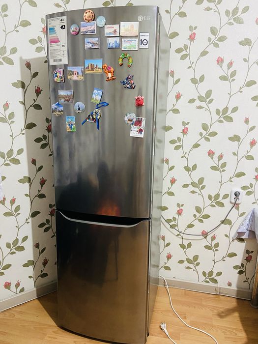 Холодильник марки LG