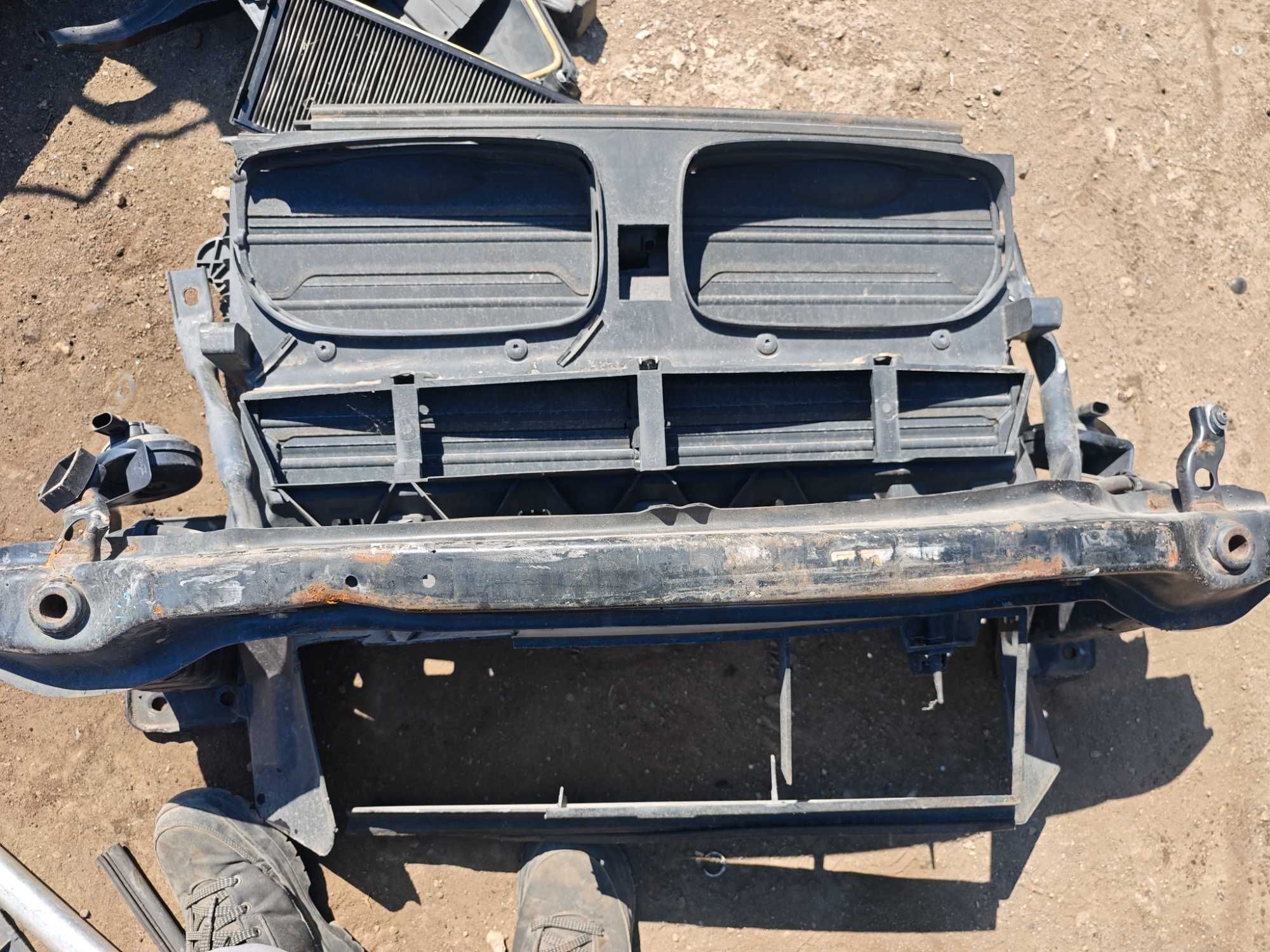 Предна греда въздуховоди жалузи бъбреци BMW X5 X6 E70 E71