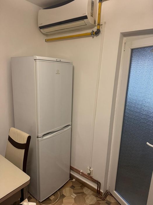Închiriez apartament două camere