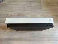 Vand Xbox One X 1TB