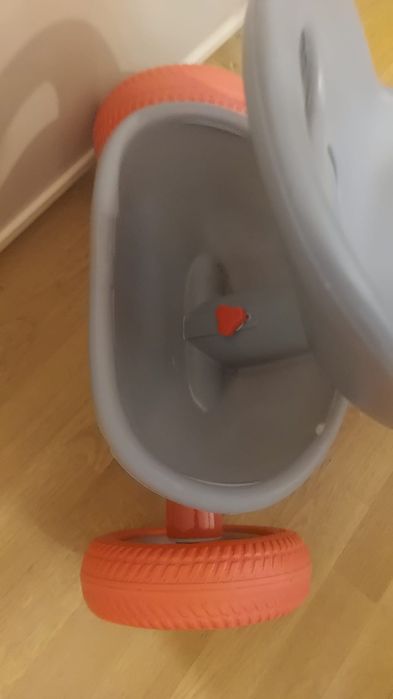 Vand triciclera U-Grow pedal rosie