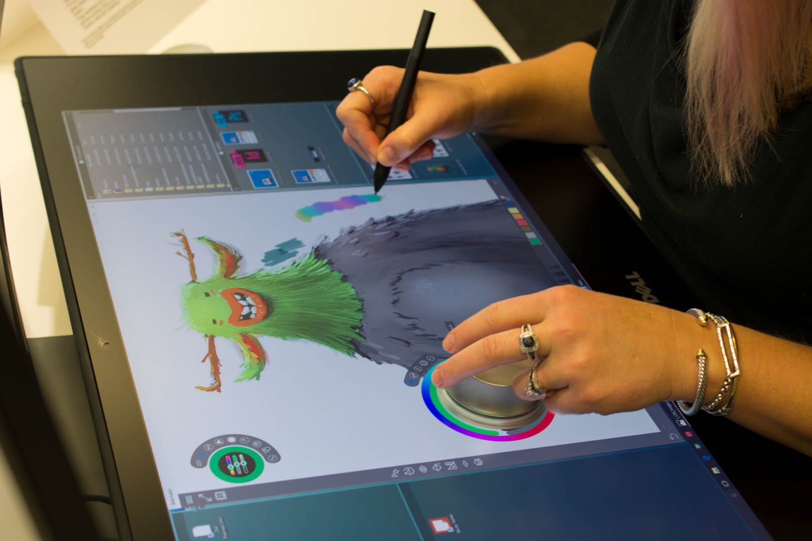 Dell Canvas 27 графический планшет: конкурент - Wacom Cintiq 27 QHD