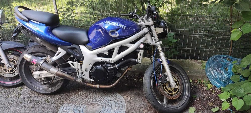 Rezervor Suzuki SV650 cu defect