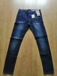 Pantaloni Blugi / Jeans Skinny fit, Efect de prespalat, Size 30(T 44)