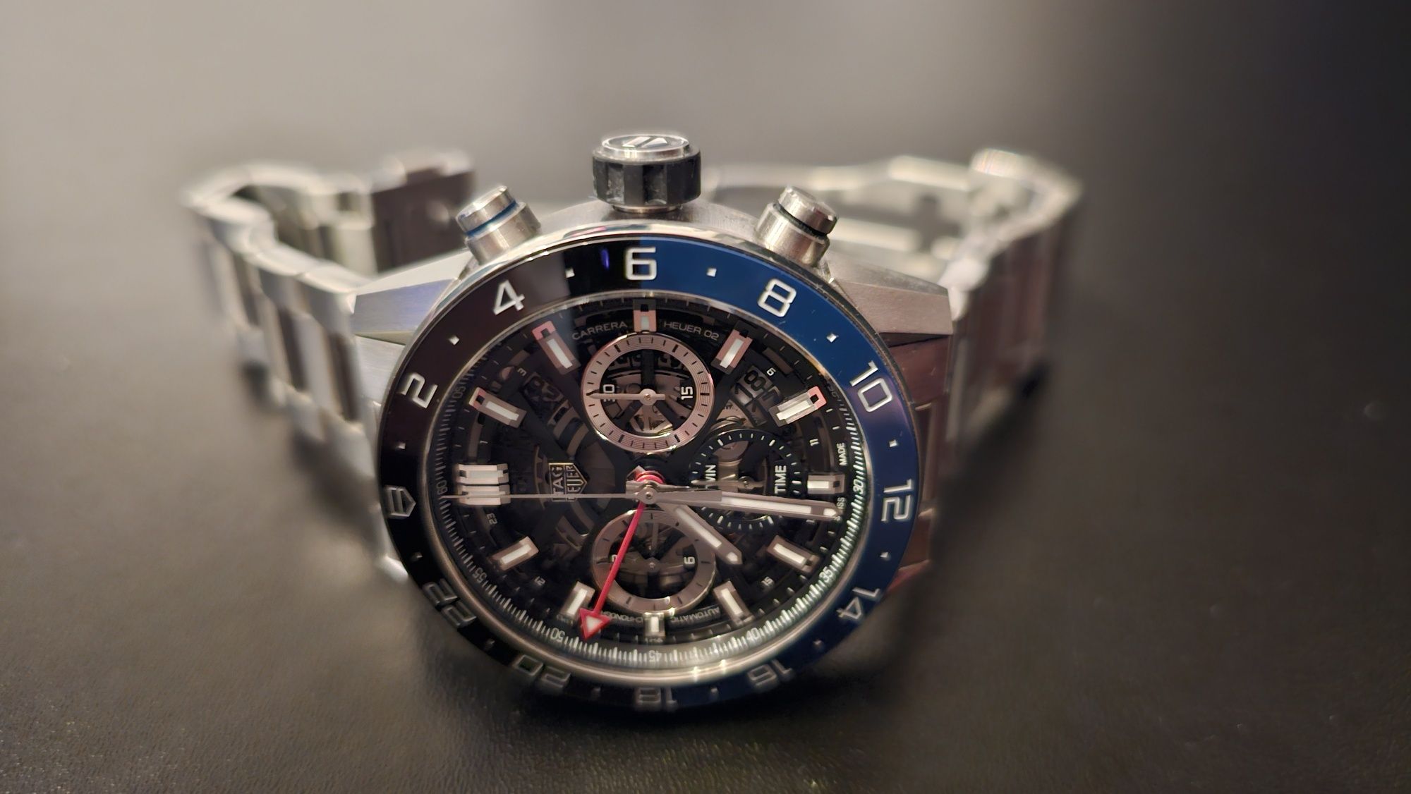 Продавам швейцарски часовник TAG Heuer Carrera Calibre Heuer 02!