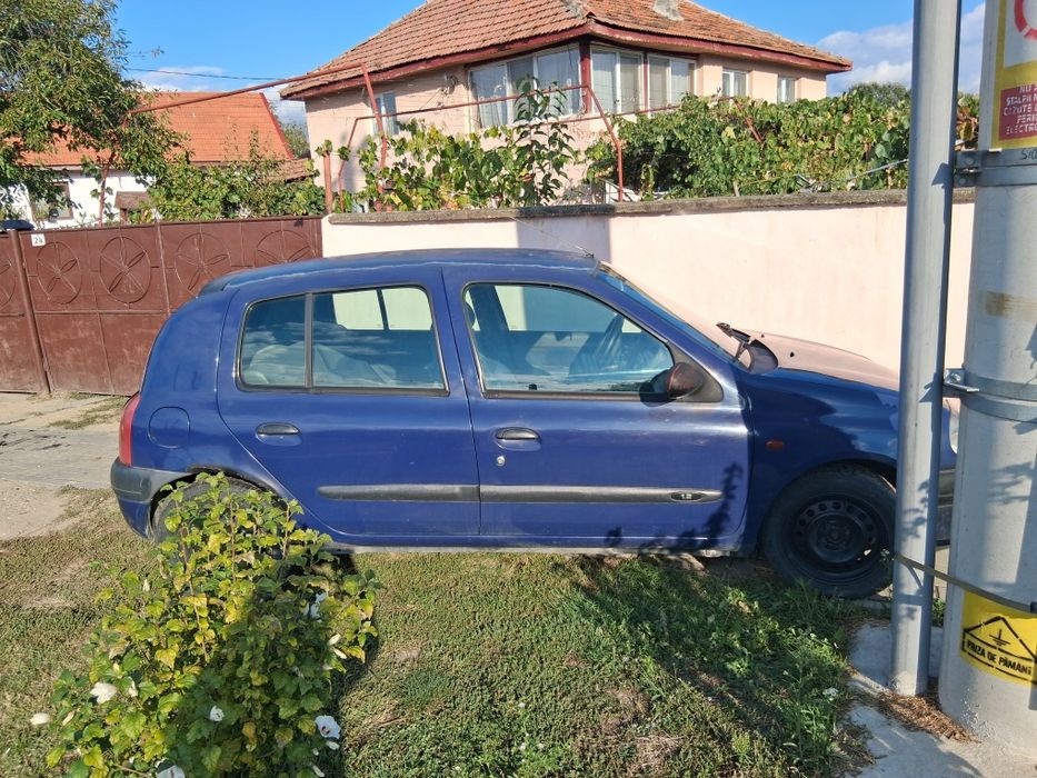 Vând Renault Clio