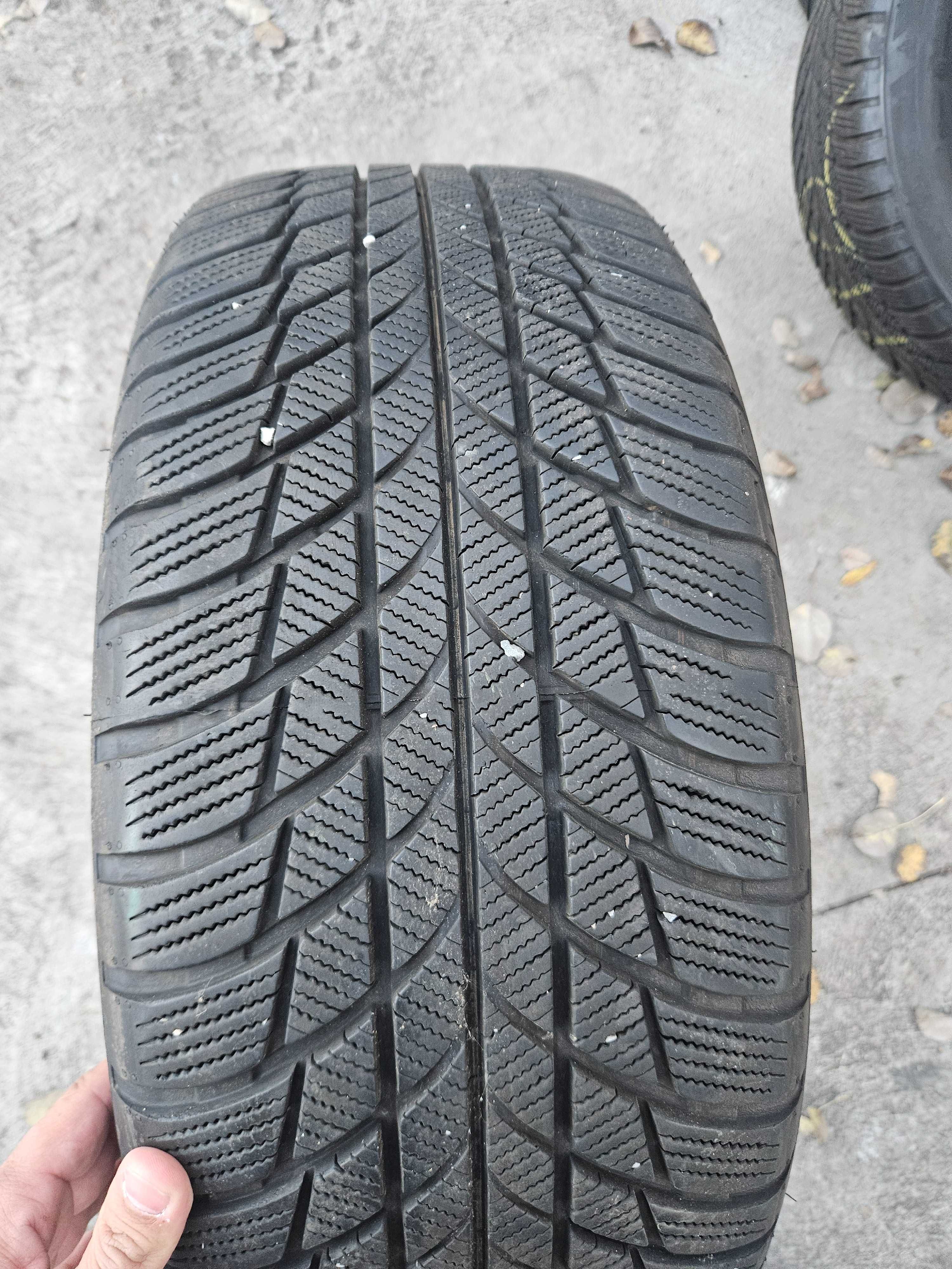 Зимни гуми Bridgestone 225/50 R18 в добро състояние.