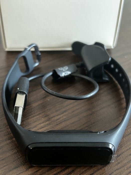 Фитнес гривна Samsung Galaxy Fit SM-R375N Black