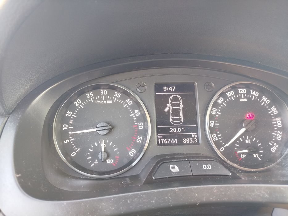 Vând SKODA rapid 2014