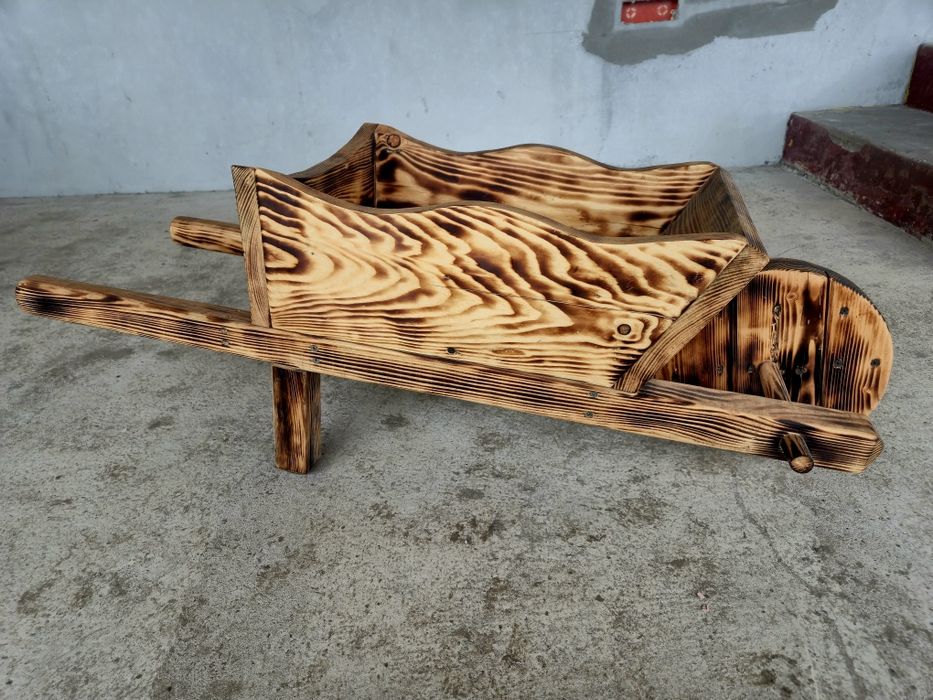 Roabă decorativă din lemn ars - suport flori, decor grădină handmade