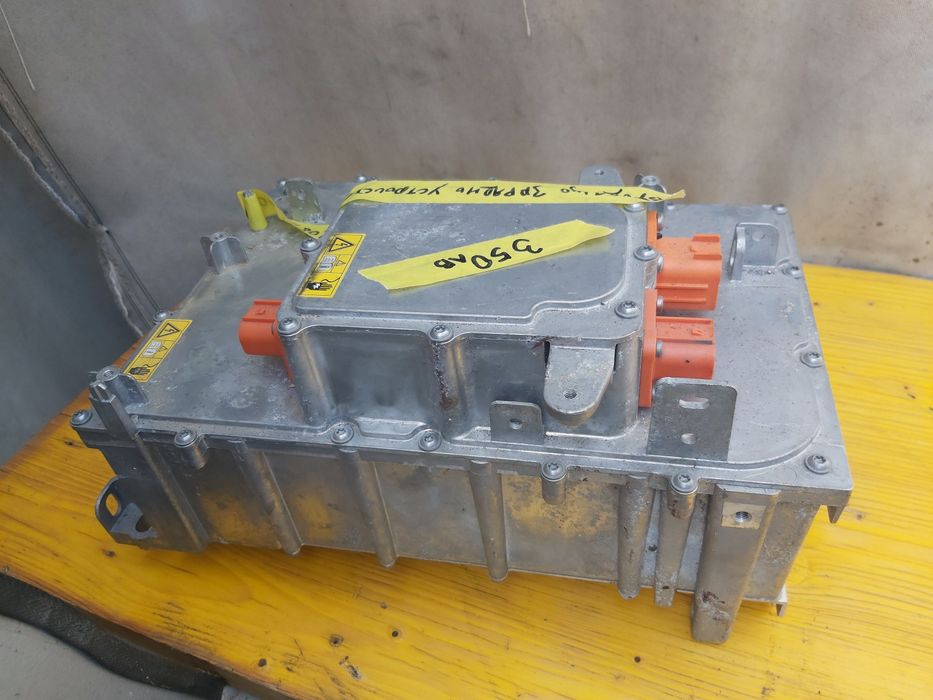 Входящо зарядно устройство  опел корса ф пежо 2008/208  Opel Мокка в