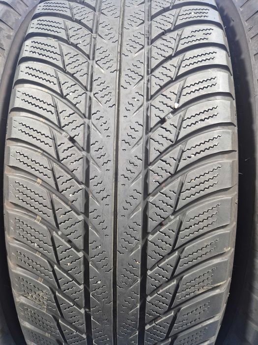 215/65/17 99h Bridgestone