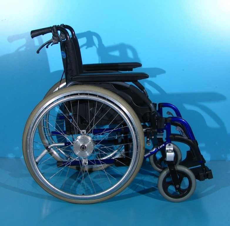 Scaun cu rotile din aluminiu Invacare / latime sezut 40 cm
