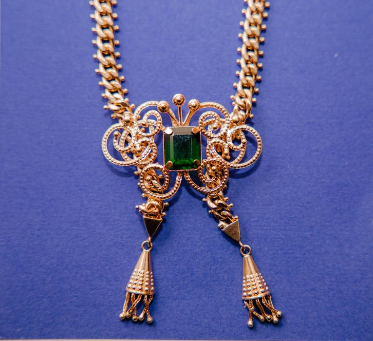 Colier aur 18K cu smarald verde