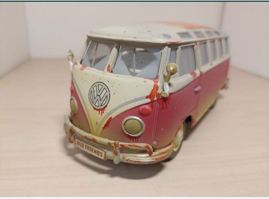 VW samba 
Scara 1:25
Maisto

Pozele reflectă realitatea. Se vinde exac
