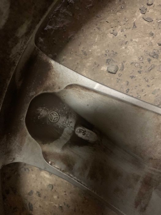 5\112\18 Алуминиеви джанти с гуми