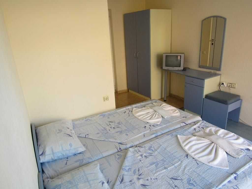 Продава се Хотел в с. Равда, Област Бургас - 450 кв.м за 1067 €/кв.м - Снимка #3