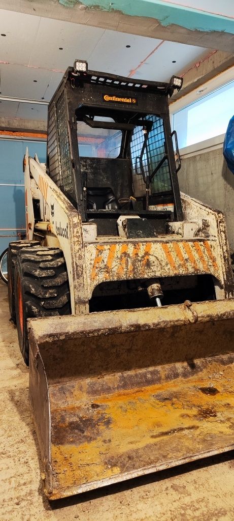 Bobcat 843 челен товарач