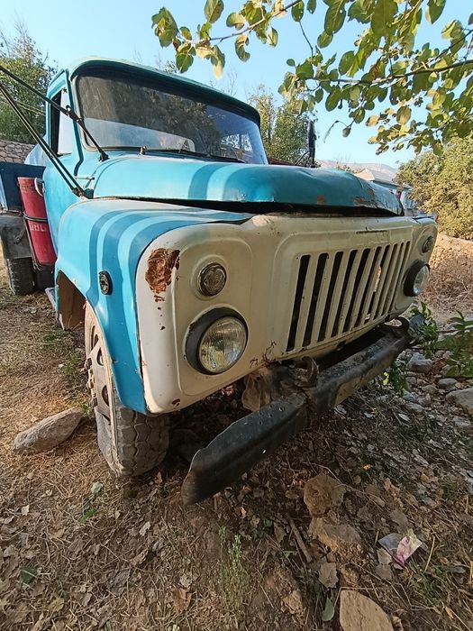 Zil Gaz 53 vadovoz moshina bez dakiment