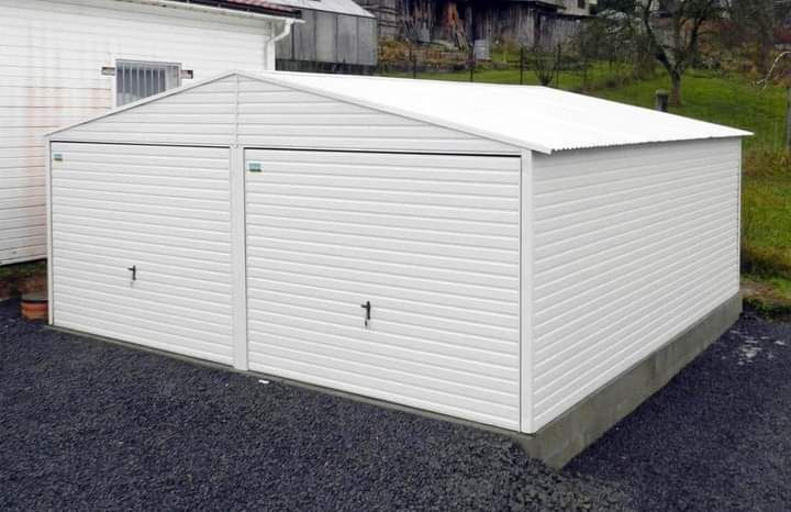 Garaj auto pe structura metalica panouri sandwich