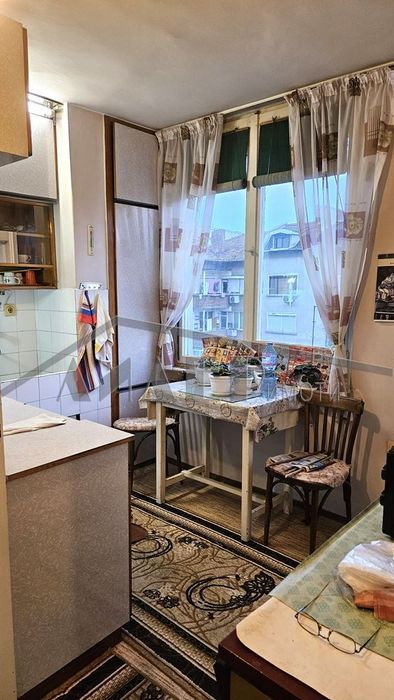 3-стаен с реална площ от 99 кв.м. в кв. Въстанически
