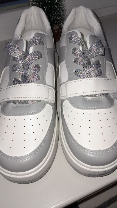 Кросовки новые размер 38