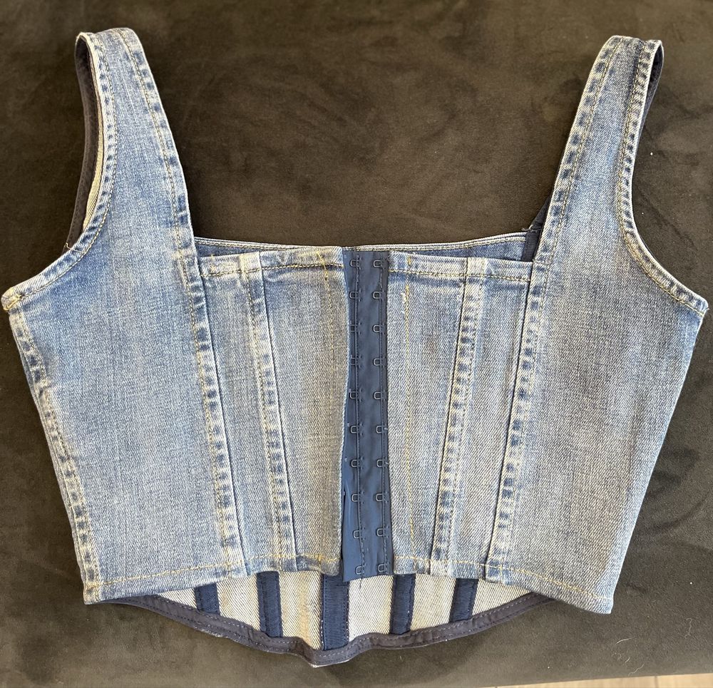 Топ/курсет на Guess
