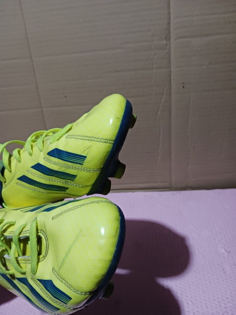 Adidași adidas f50 mărimea 38,5