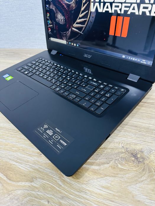 ACER Core i3 Мощный, Игровой с Большим 17,3 дюймов экраном