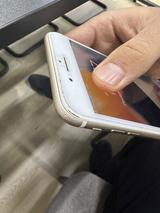 Iphone 7 plus 32 talik aybi rasmda azgina cha chuqalri bor baterya usl