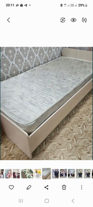 Паласы, ковры,кровать.