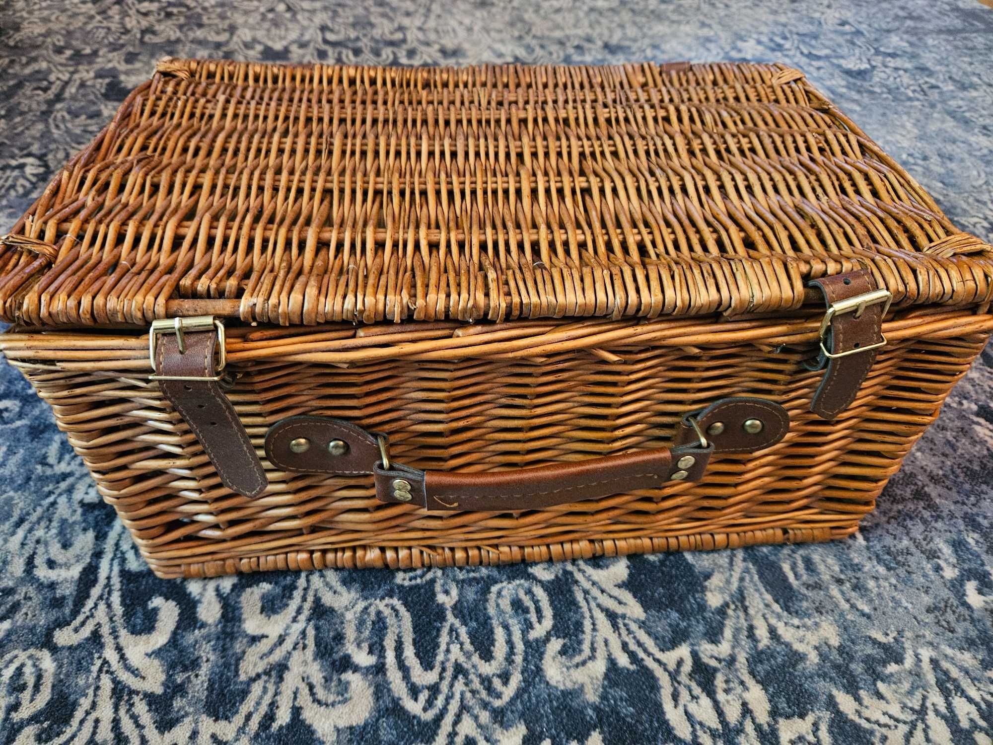 Cos de picnic de vanzare (ca nou)