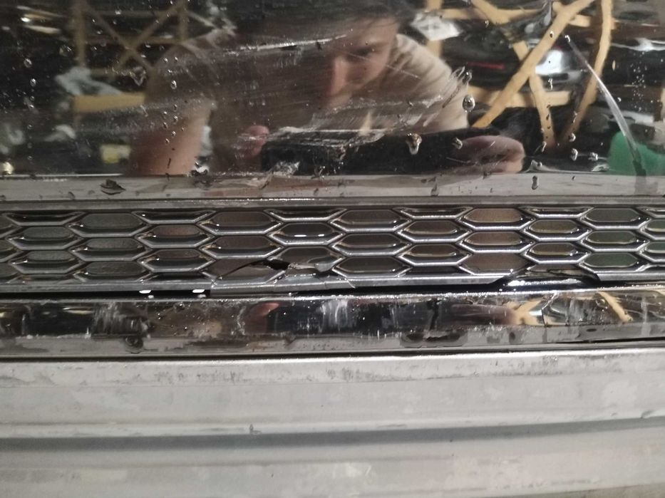 Bara spate Audi A4 B9 seadan, berlina S-Line, 2016, 2017, 2018, 2019, cod origine OE 8W5807511J.