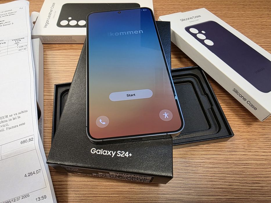 Vand Samsung Galaxy S24+ black 512gb in garantie pana dec 2026 ca Nou