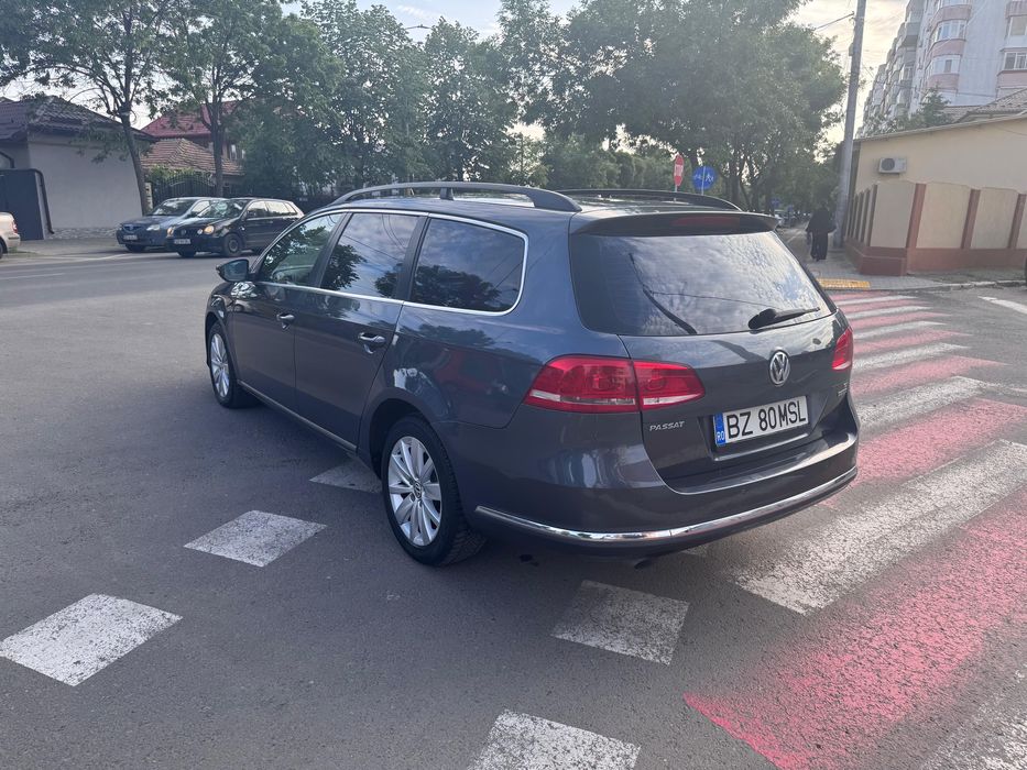 Vw Passat B 7 An 2012 Motor 1.6 TDI Clima Navi Pilot Computer Pdc